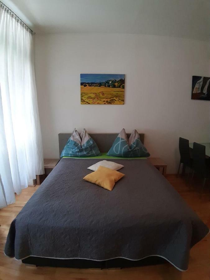 The White Apartamento